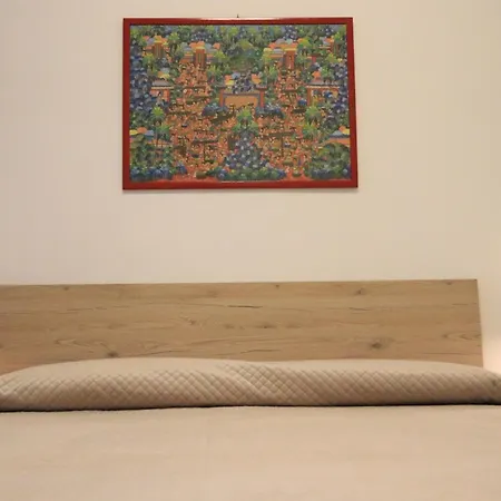 Apartamento Mari' 2 *